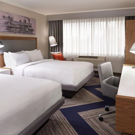 Four Points By Sheraton Windsor Downtown Exteriör bild