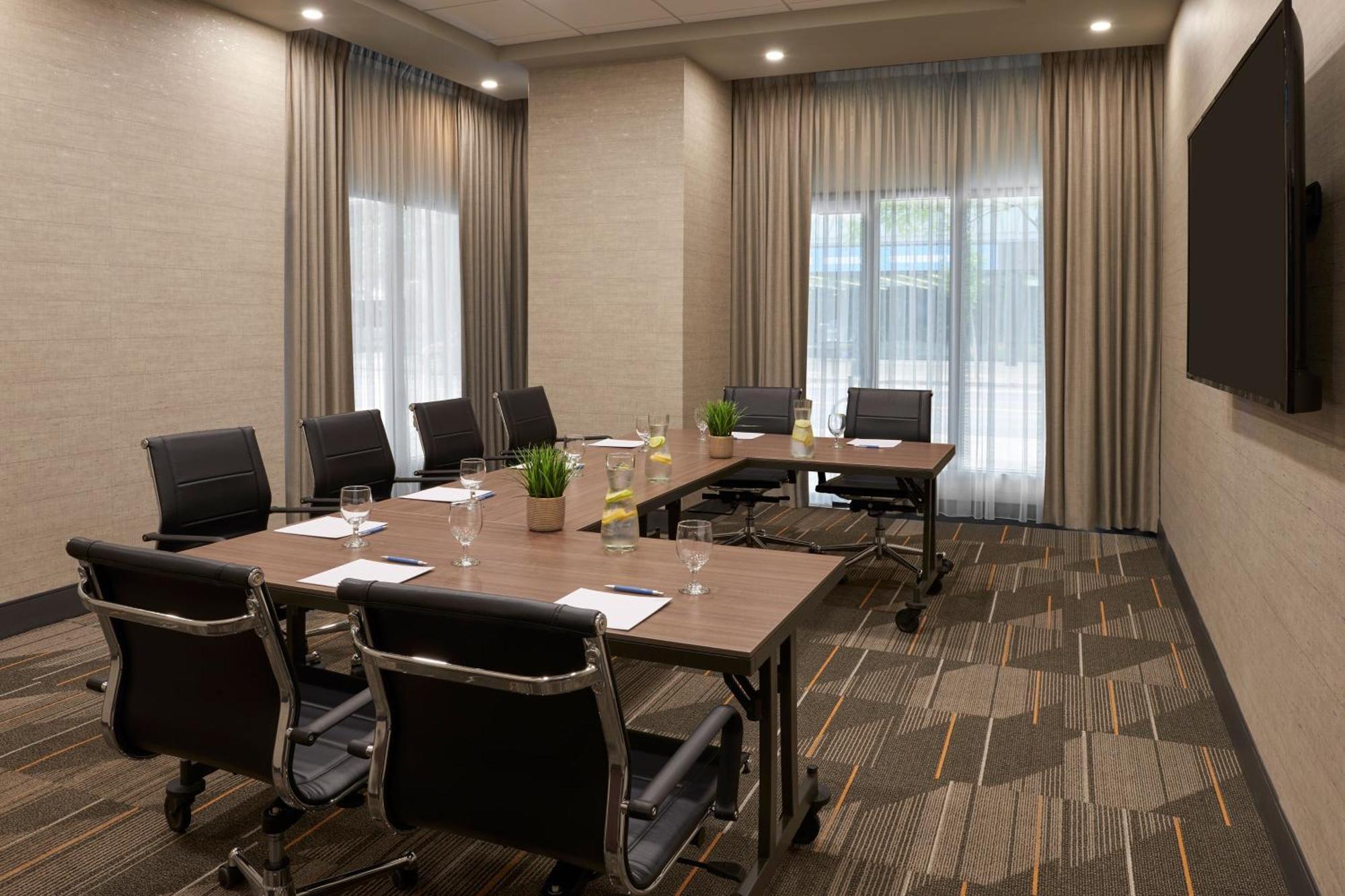 Four Points By Sheraton Windsor Downtown Exteriör bild