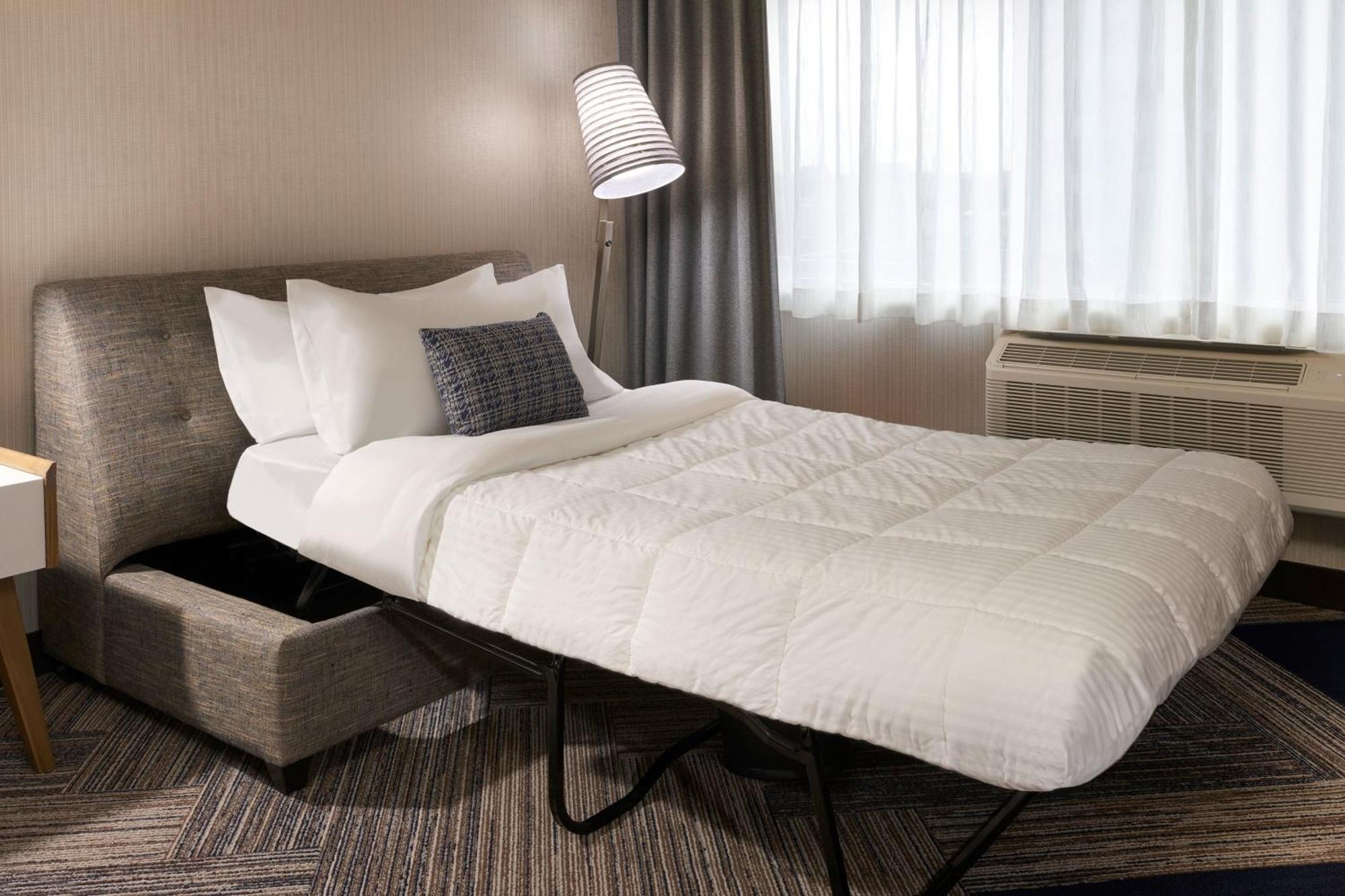 Four Points By Sheraton Windsor Downtown Exteriör bild